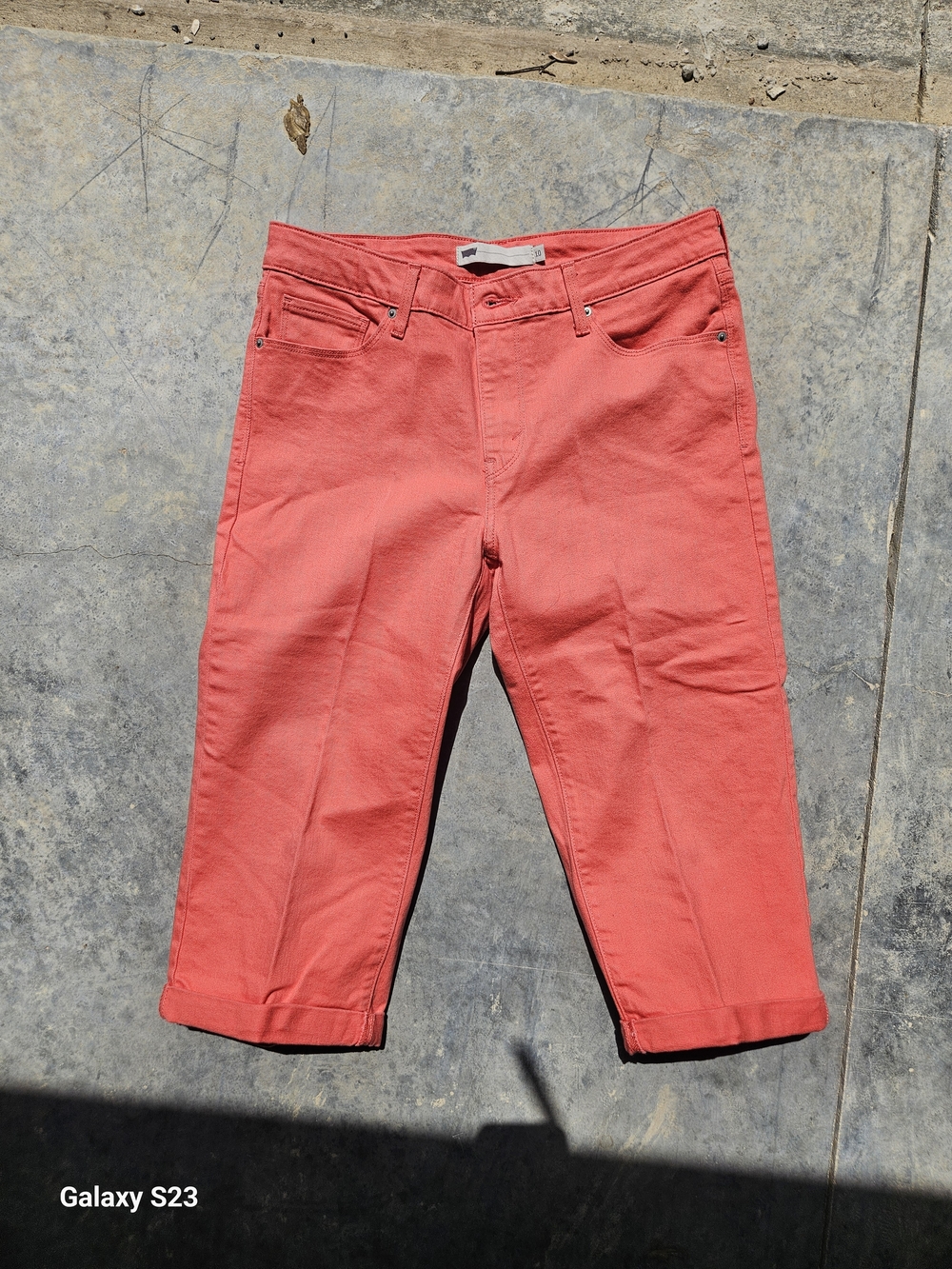 Levi’s Coral Pink Capri Jeans Women’s Size 10 Cropped Denim Pants